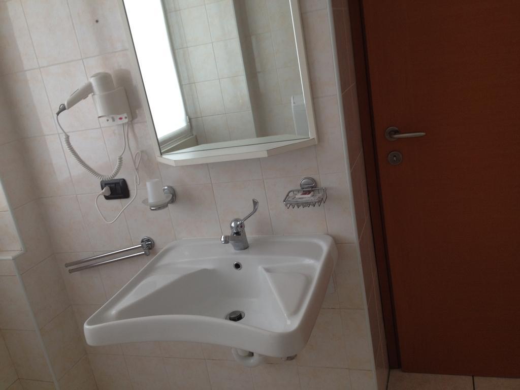 Hotel Belforte Варезе Екстериор снимка