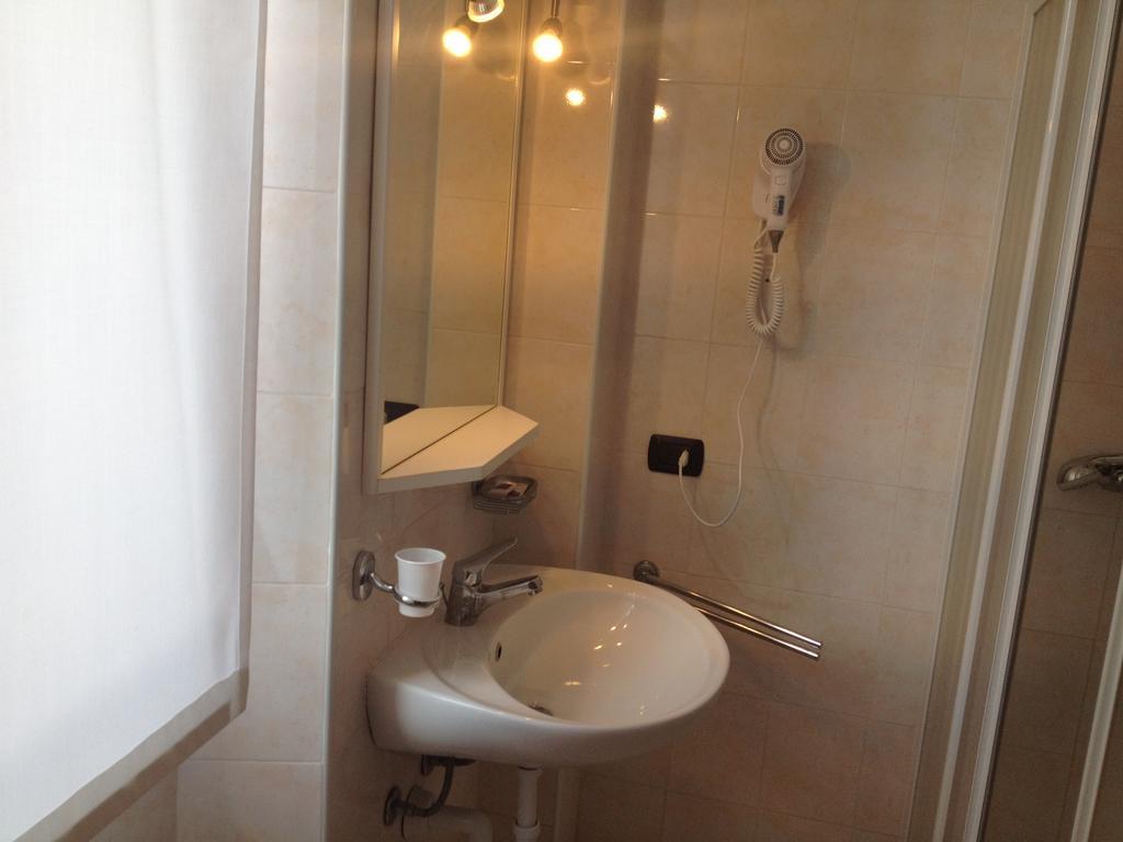 Hotel Belforte Варезе Екстериор снимка