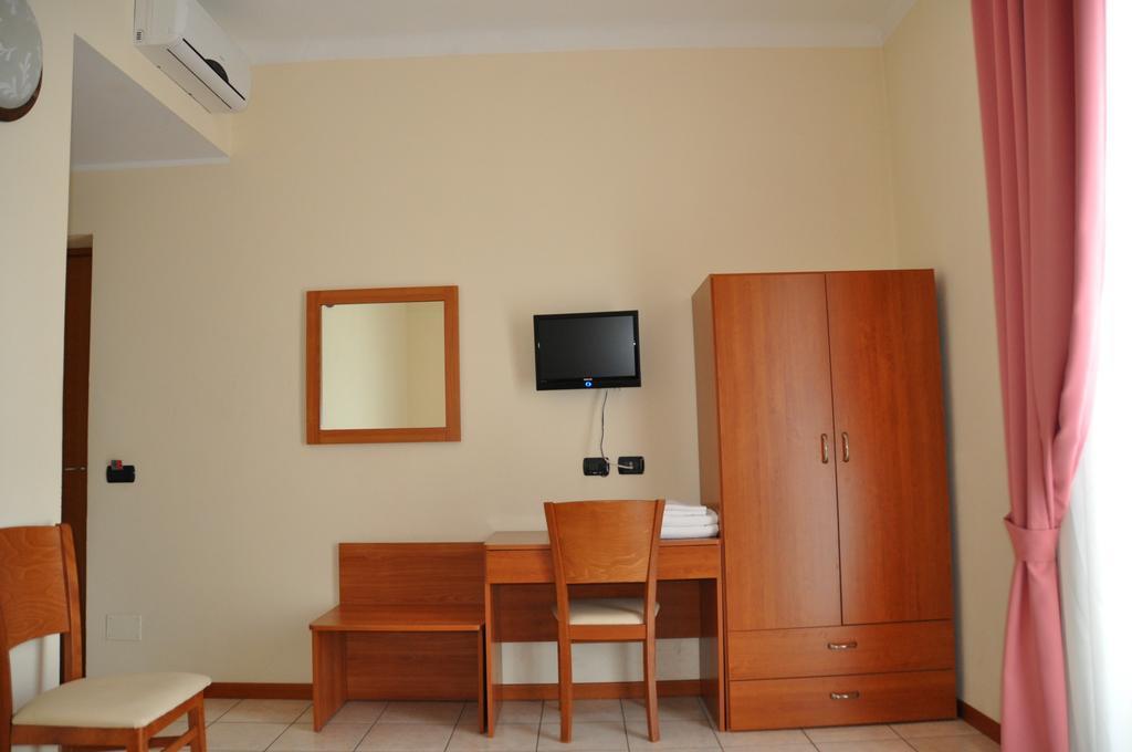 Hotel Belforte Варезе Екстериор снимка